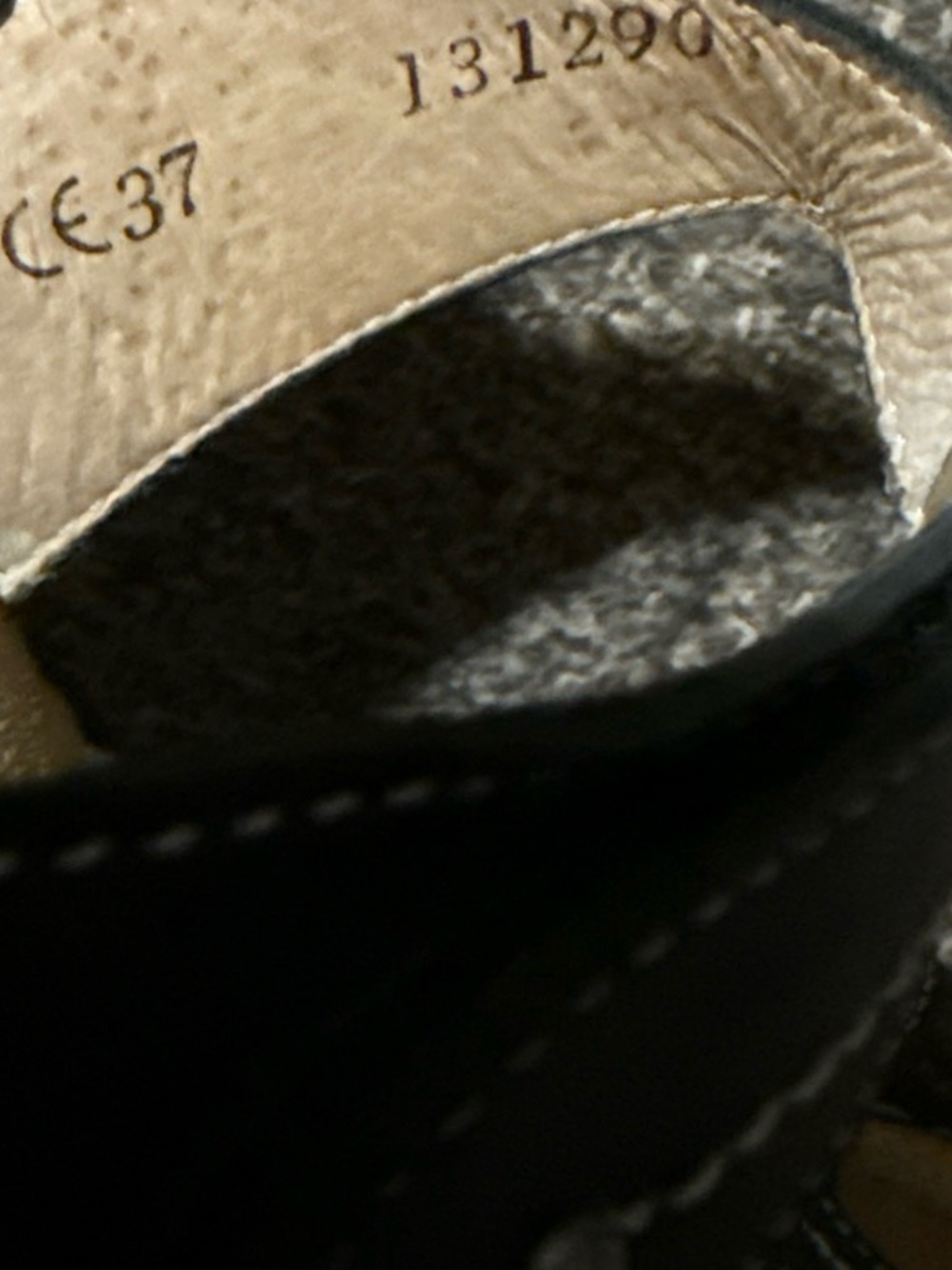 Finn Comfort Women’s Black Leather Adjustable Sandals - Picture 4 of 4